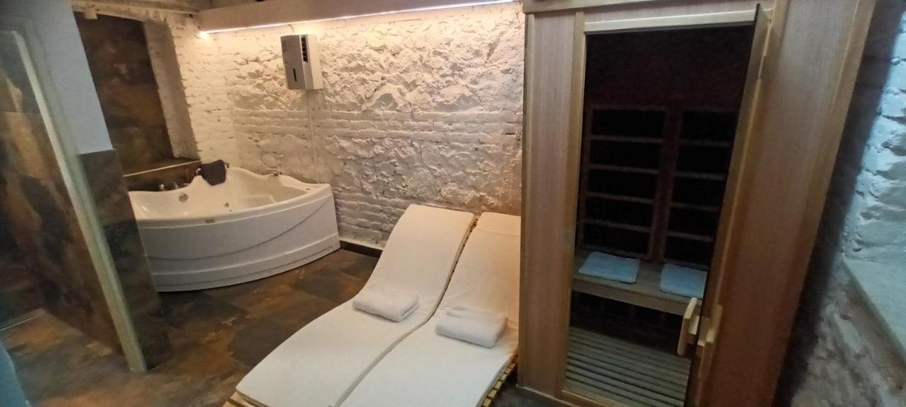 Old Cafe Spa Apartment Belgrado Buitenkant foto